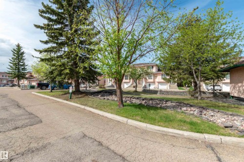 #22 11105 9 Av Nw, Edmonton, AB - Outdoor