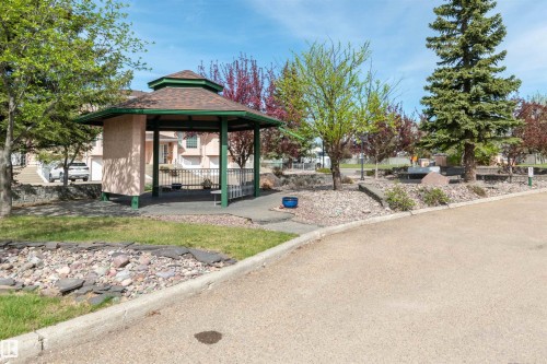 #22 11105 9 Av Nw, Edmonton, AB - Outdoor