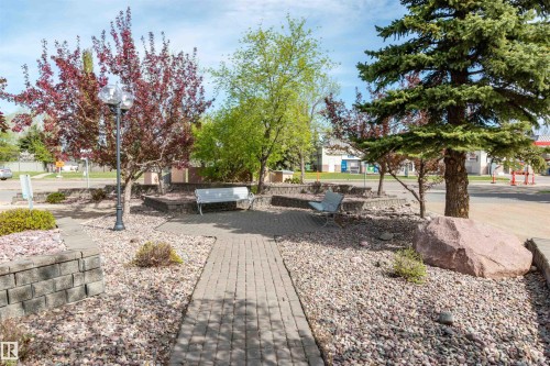 #22 11105 9 Av Nw, Edmonton, AB - Outdoor