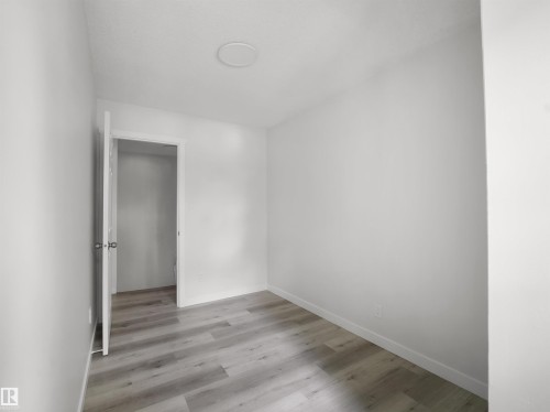 #6 14220 80 St Nw, Edmonton, AB - Indoor Photo Showing Other Room