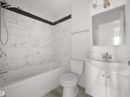 #6 14220 80 St Nw, Edmonton, AB - Indoor Photo Showing Bathroom