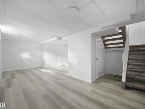 #6 14220 80 St Nw, Edmonton, AB - Indoor Photo Showing Other Room