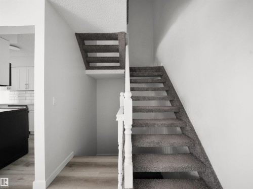 #6 14220 80 St Nw, Edmonton, AB - Indoor Photo Showing Other Room