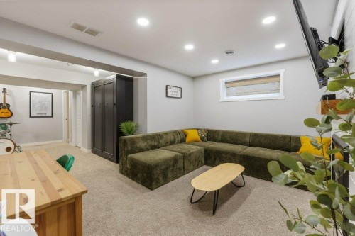 99 Juneau Way, St. Albert, AB - Indoor Photo Showing Other Room