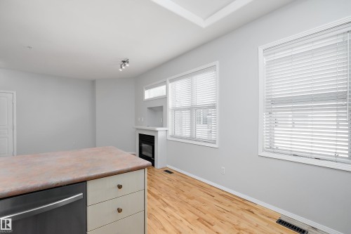 #108 10933 82 Av Nw, Edmonton, AB - Indoor Photo Showing Kitchen