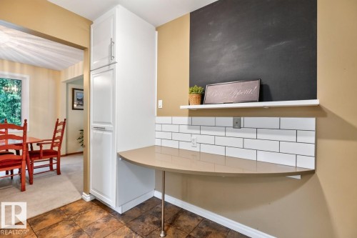 12636 52 Avenue Nw, Edmonton, AB - Indoor