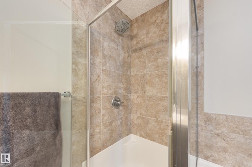 1241 Chappelle Boulevard Sw, Edmonton, AB - Indoor Photo Showing Bathroom