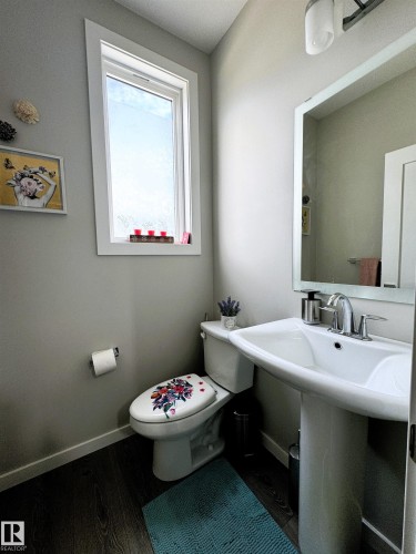 #128 1304 Rutherford Rd Sw Sw, Edmonton, AB - Indoor Photo Showing Bathroom