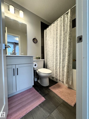 #128 1304 Rutherford Rd Sw Sw, Edmonton, AB - Indoor Photo Showing Bathroom