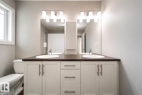 8916 217 Street Nw, Edmonton, AB - Indoor Photo Showing Bathroom