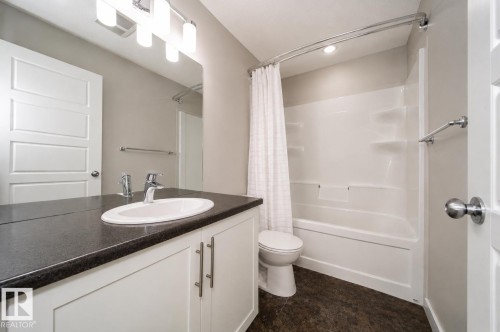 8916 217 Street Nw, Edmonton, AB - Indoor Photo Showing Bathroom