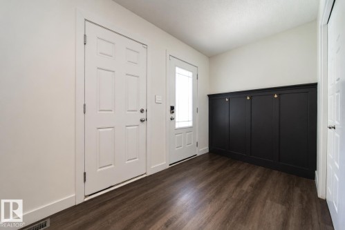 8916 217 Street Nw, Edmonton, AB - Indoor Photo Showing Other Room