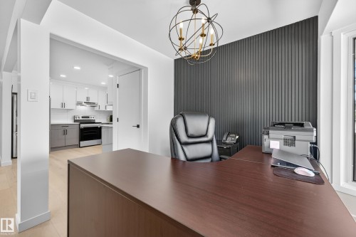 6011 93A Avenue Nw, Edmonton, AB - Indoor