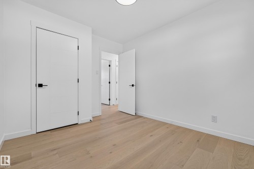 6011 93A Avenue Nw, Edmonton, AB - Indoor Photo Showing Other Room