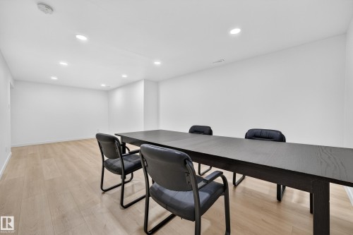 6011 93A Avenue Nw, Edmonton, AB - Indoor