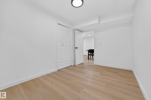 6011 93A Avenue Nw, Edmonton, AB - Indoor Photo Showing Other Room