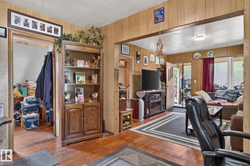 4711 50 Street, Onoway, AB - Indoor