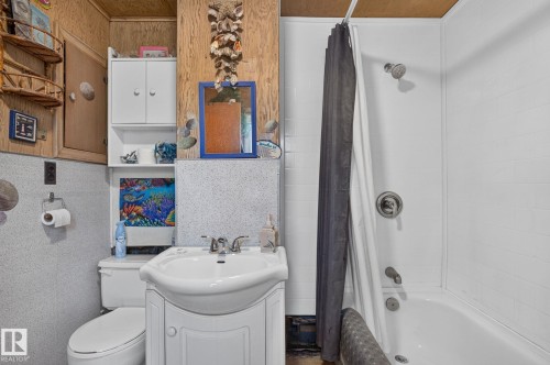 4711 50 Street, Onoway, AB - Indoor Photo Showing Bathroom