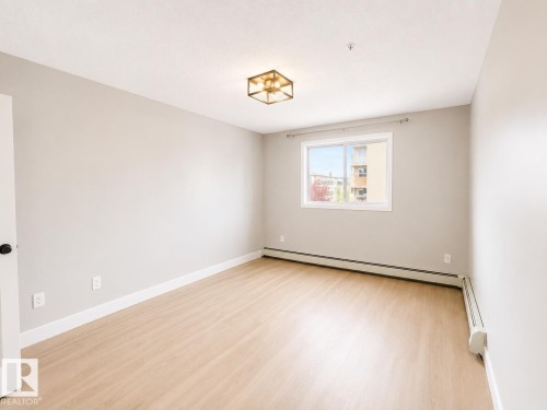 #329 17447 98A Av Nw, Edmonton, AB - Indoor Photo Showing Other Room