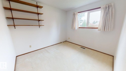 3536 105A Street Nw, Edmonton, AB - Indoor Photo Showing Other Room
