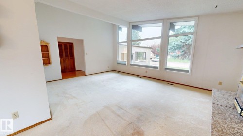 3536 105A Street Nw, Edmonton, AB - Indoor Photo Showing Other Room