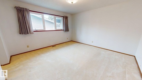 3536 105A Street Nw, Edmonton, AB - Indoor Photo Showing Other Room