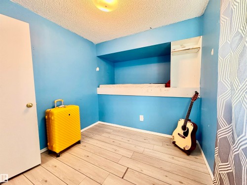 325 Kline Crescent Nw, Edmonton, AB - Indoor