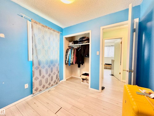 325 Kline Crescent Nw, Edmonton, AB - Indoor