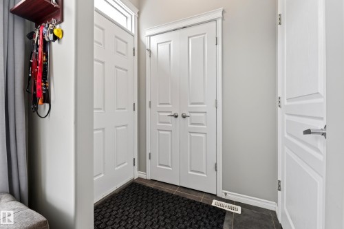 7915 22 Avenue Sw, Edmonton, AB - Indoor Photo Showing Other Room