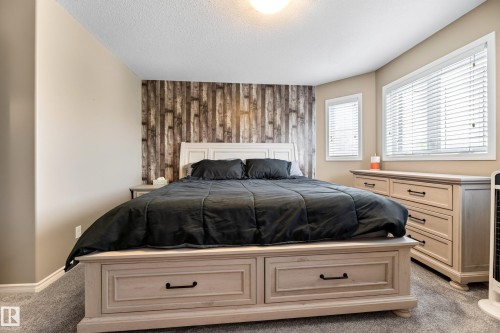 7915 22 Avenue Sw, Edmonton, AB - Indoor Photo Showing Bedroom