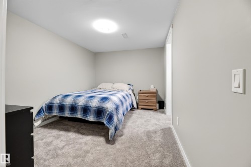 7915 22 Avenue Sw, Edmonton, AB - Indoor Photo Showing Bedroom