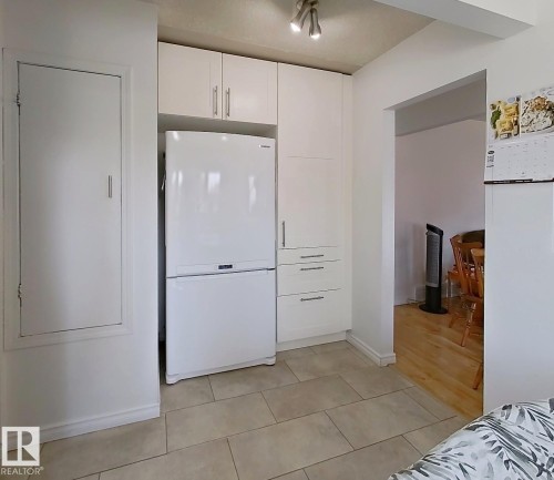 9201 153 Street Nw, Edmonton, AB - Indoor