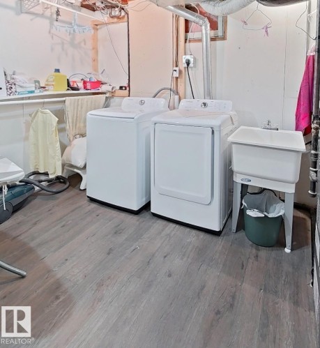 9201 153 Street Nw, Edmonton, AB - Indoor Photo Showing Laundry Room