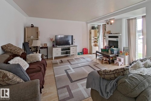 9201 153 Street Nw, Edmonton, AB - Indoor Photo Showing Living Room