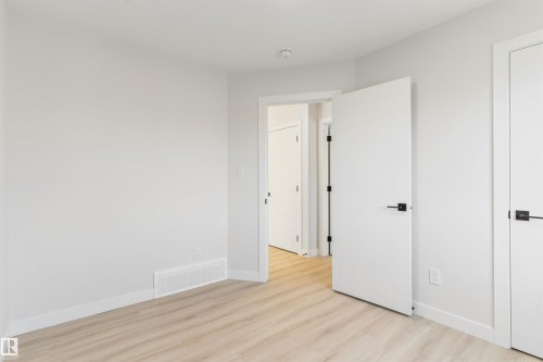 11229 96 Street Nw, Edmonton, AB - Indoor Photo Showing Other Room