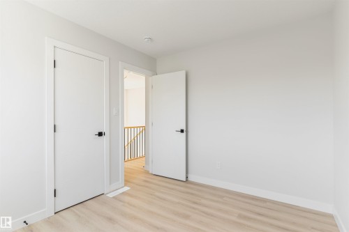 11229 96 Street Nw, Edmonton, AB - Indoor Photo Showing Other Room