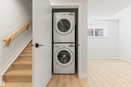 11229 96 Street Nw, Edmonton, AB - Indoor Photo Showing Laundry Room