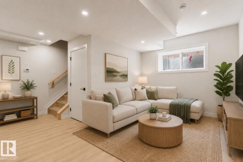 11229 96 Street Nw, Edmonton, AB - Indoor Photo Showing Living Room
