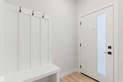 11229 96 Street Nw, Edmonton, AB - Indoor Photo Showing Other Room