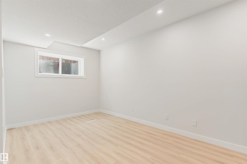 11229 96 Street Nw, Edmonton, AB - Indoor Photo Showing Other Room
