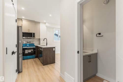 11229 96 Street Nw, Edmonton, AB - Indoor