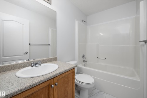 161 Rue Magnan, Beaumont, AB - Indoor Photo Showing Bathroom