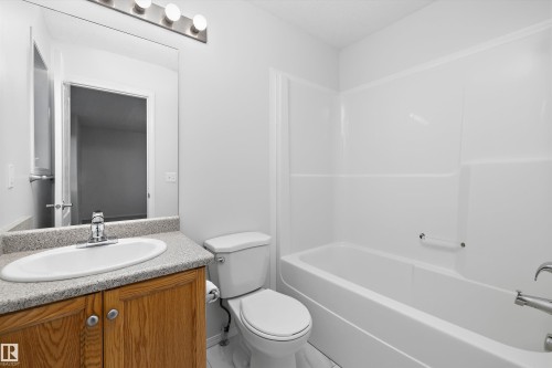 161 Rue Magnan, Beaumont, AB - Indoor Photo Showing Bathroom