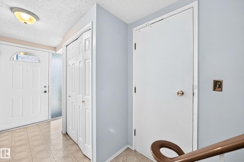 14630 52 Street Nw, Edmonton, AB - Indoor Photo Showing Other Room
