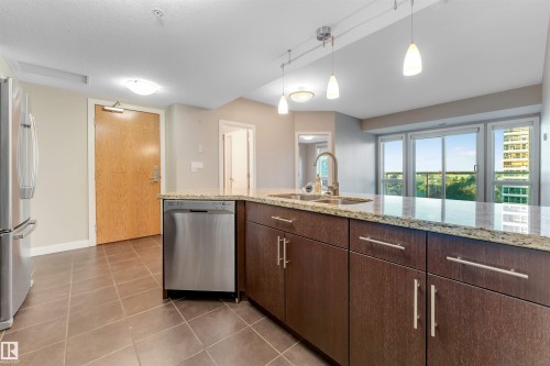 #807 10055 118 St Nw, Edmonton, AB - Indoor Photo Showing Kitchen With Double Sink With Upgraded Kitchen