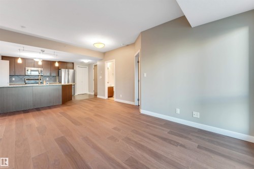 #807 10055 118 St Nw, Edmonton, AB - Indoor Photo Showing Kitchen