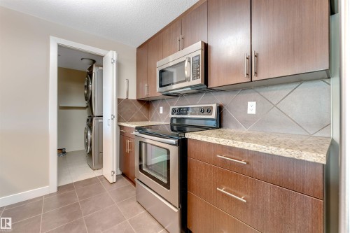 #807 10055 118 St Nw, Edmonton, AB - Indoor Photo Showing Kitchen