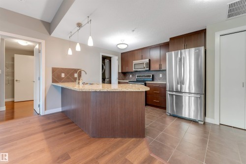 #807 10055 118 St Nw, Edmonton, AB - Indoor Photo Showing Kitchen