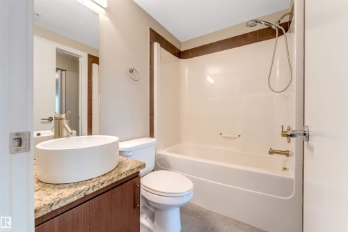 #807 10055 118 St Nw, Edmonton, AB - Indoor Photo Showing Bathroom