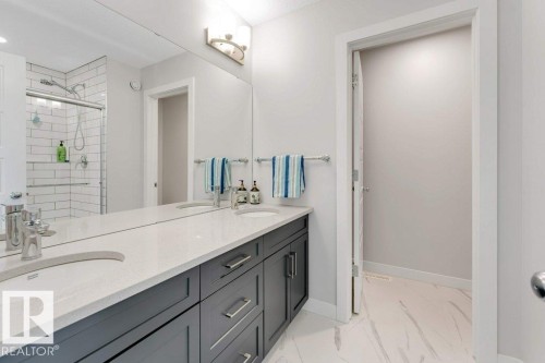 7017 54 Avenue, Beaumont, AB - Indoor Photo Showing Bathroom